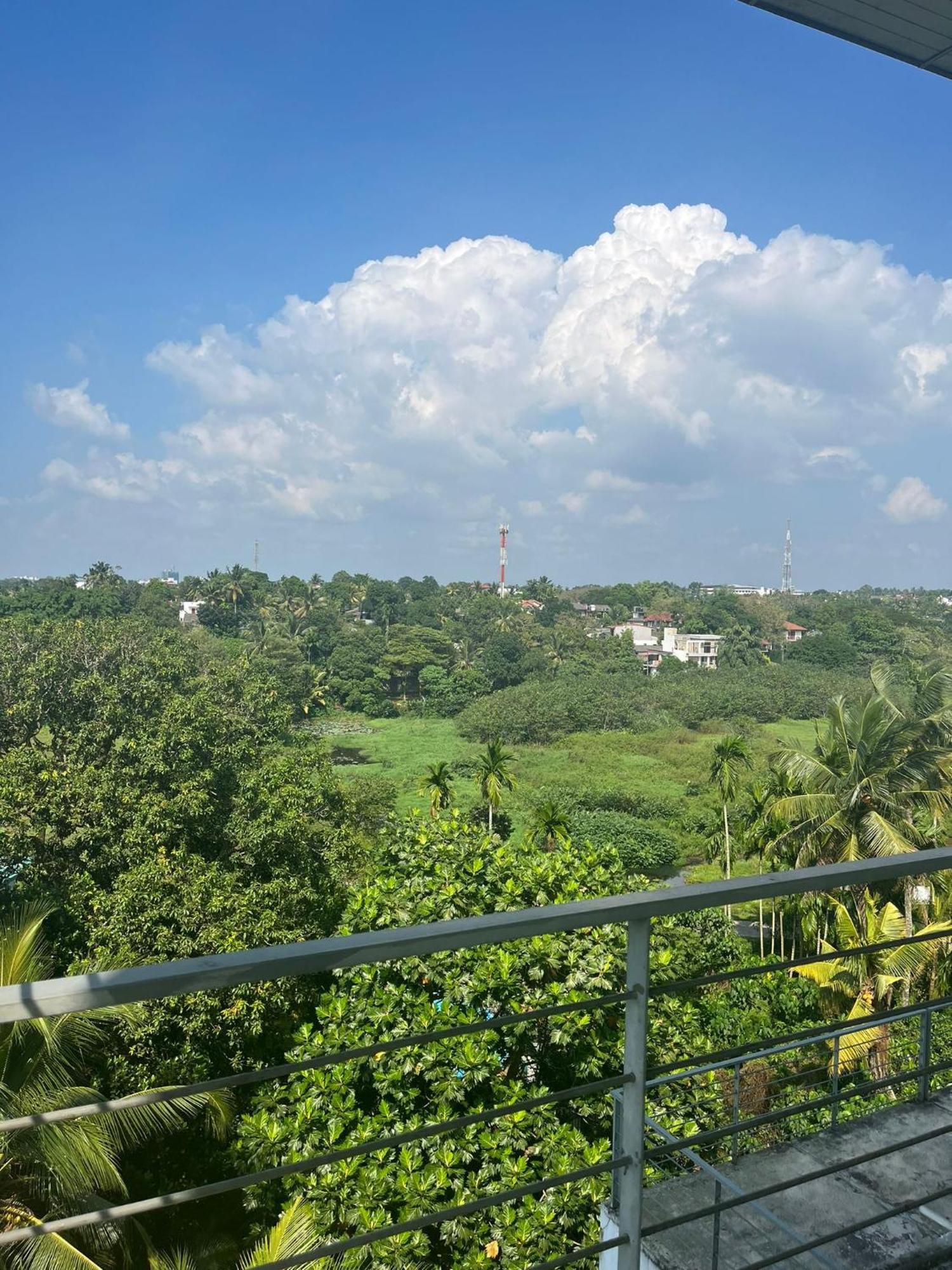 Thalangama Lakeview Lodge Battaramulla Ngoại thất bức ảnh
