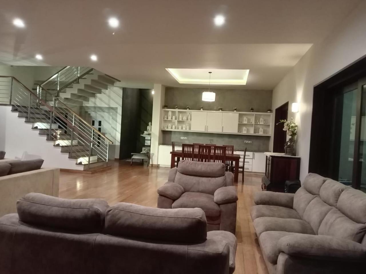 Thalangama Lakeview Lodge Battaramulla Ngoại thất bức ảnh